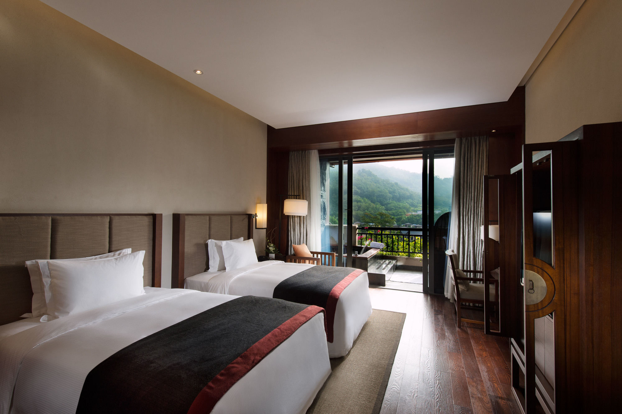 Doubletree Resort By Hilton Hotel Hainan - Qixianling Hot Spring Baoting Exterior photo